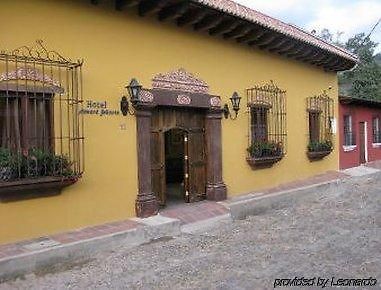 Howard Johnson Antigua Guatemala エクステリア 写真